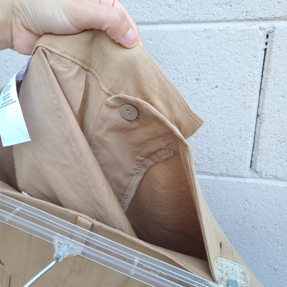 Vince | Casual Linen Blend Shorts in Almond NEW Size 14 - Picture 7 of 9